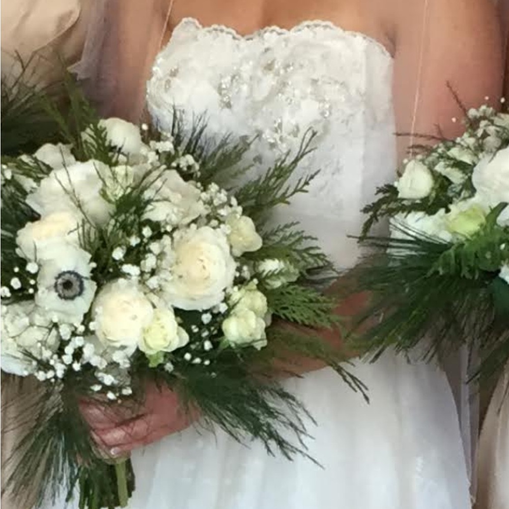 ISO ballgown wedding dress from 2018. Gold and silver beaded strapless bodice.
